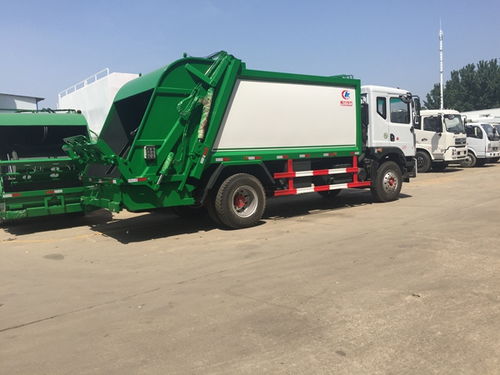 福田壓縮垃圾車價(jià)格與人力環(huán)衛(wèi)垃圾車 城市清潔的雙重選擇